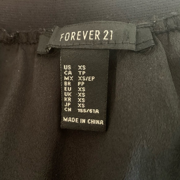 Forever 21 Black Lined Mini Skirt with Lace Hem and Elastic Waist - Picture 2 of 8